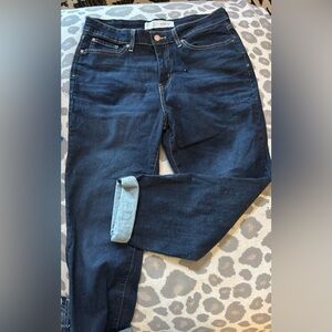 Signature by Levi Strauss Dark Blue Mid-Rise Boyfriend Cropped Denim Jeans